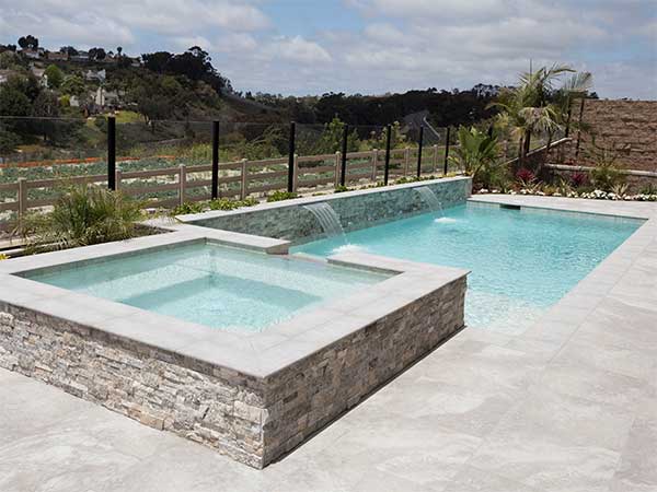 Outdoor Pool with Spa | Travertine Split Face Silver Stone Veneers