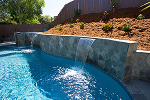 Gunite Free Form Shape Swimming Pool with Medium Blue Water Color