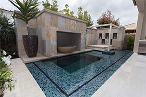 Gunite L-Shaped Shape Swimming Pool with Dark Gray Water Color