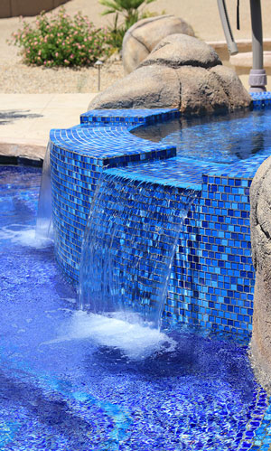 Deep Blue Sea - All Tiled Spa with Water Spillover